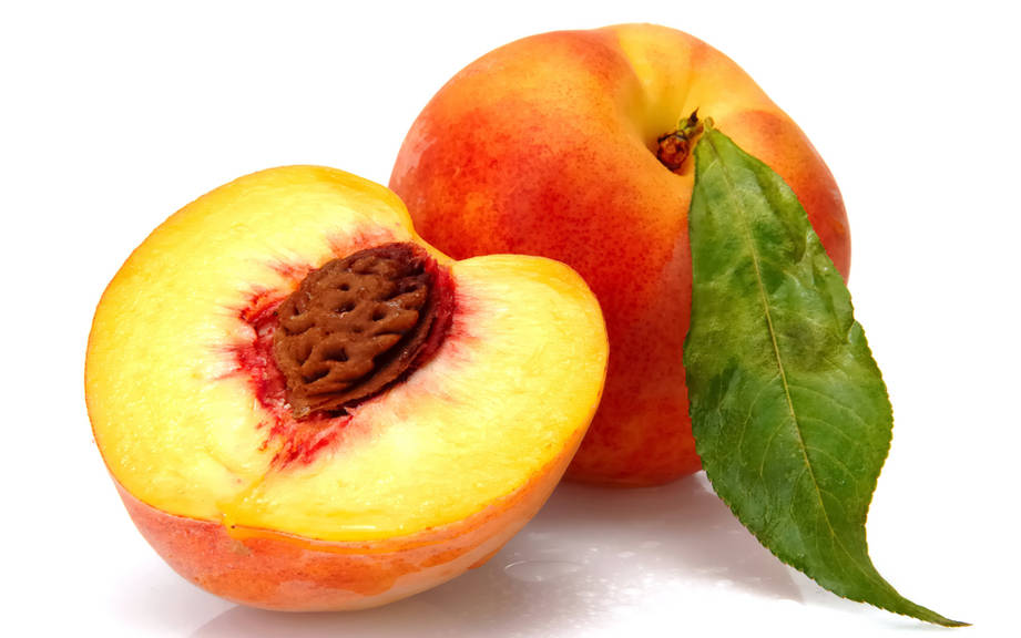 How to Say “Peach” in French? What is the meaning of “Pêche”?