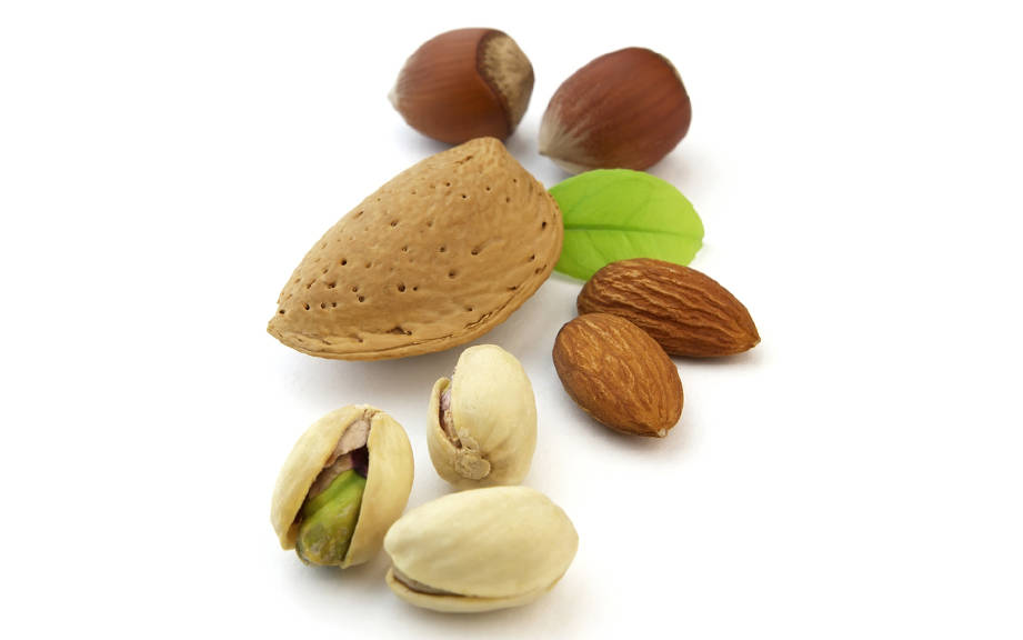 How to Say “Nuts” in French? What is the meaning of “Noix”?