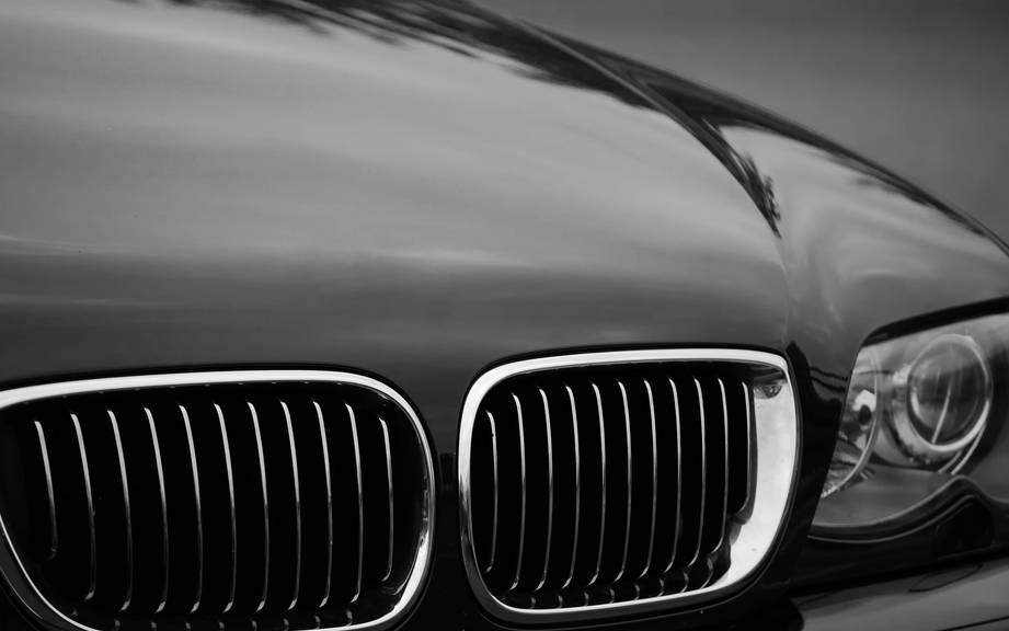 How to Say “Hood” in German? What is the meaning of “Motorhaube”?