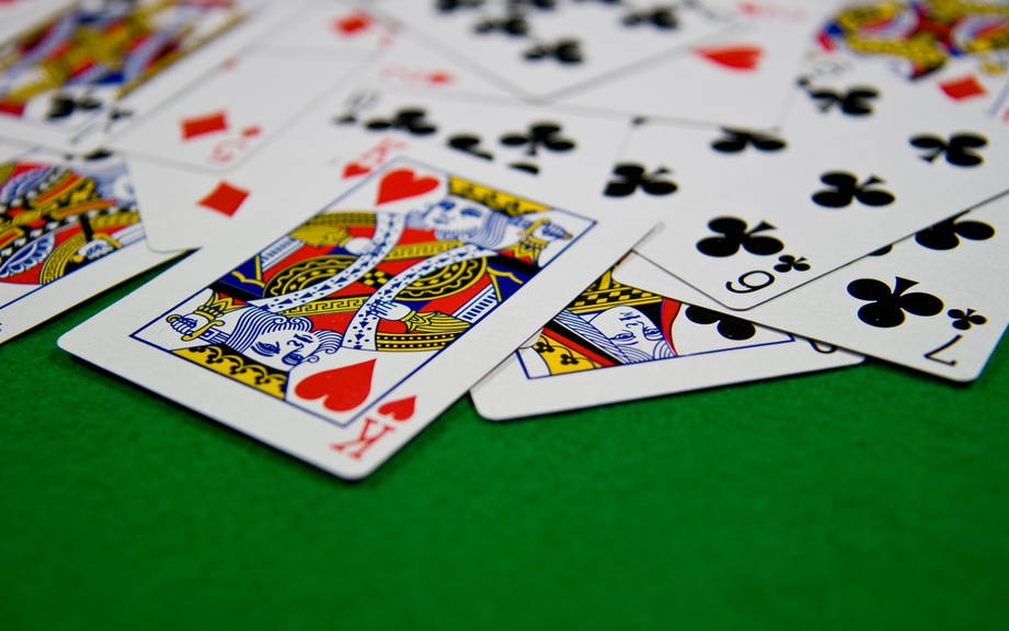 How to Say “Playing cards” in German? What is the meaning of “Spielkarten”?